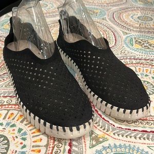 Ilse Jacobsen Black Tulip size 39 women’s (US 8.5/9)